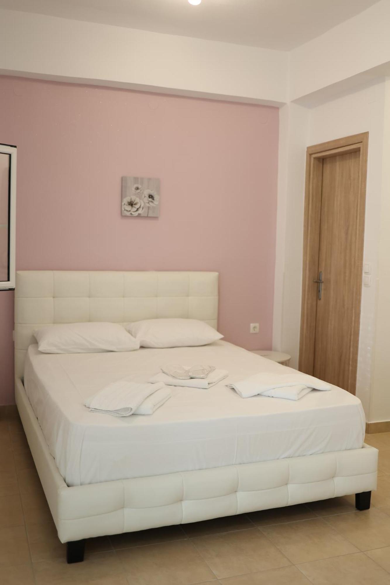 Aparthotel Tsanis Estate Parga Esterno foto