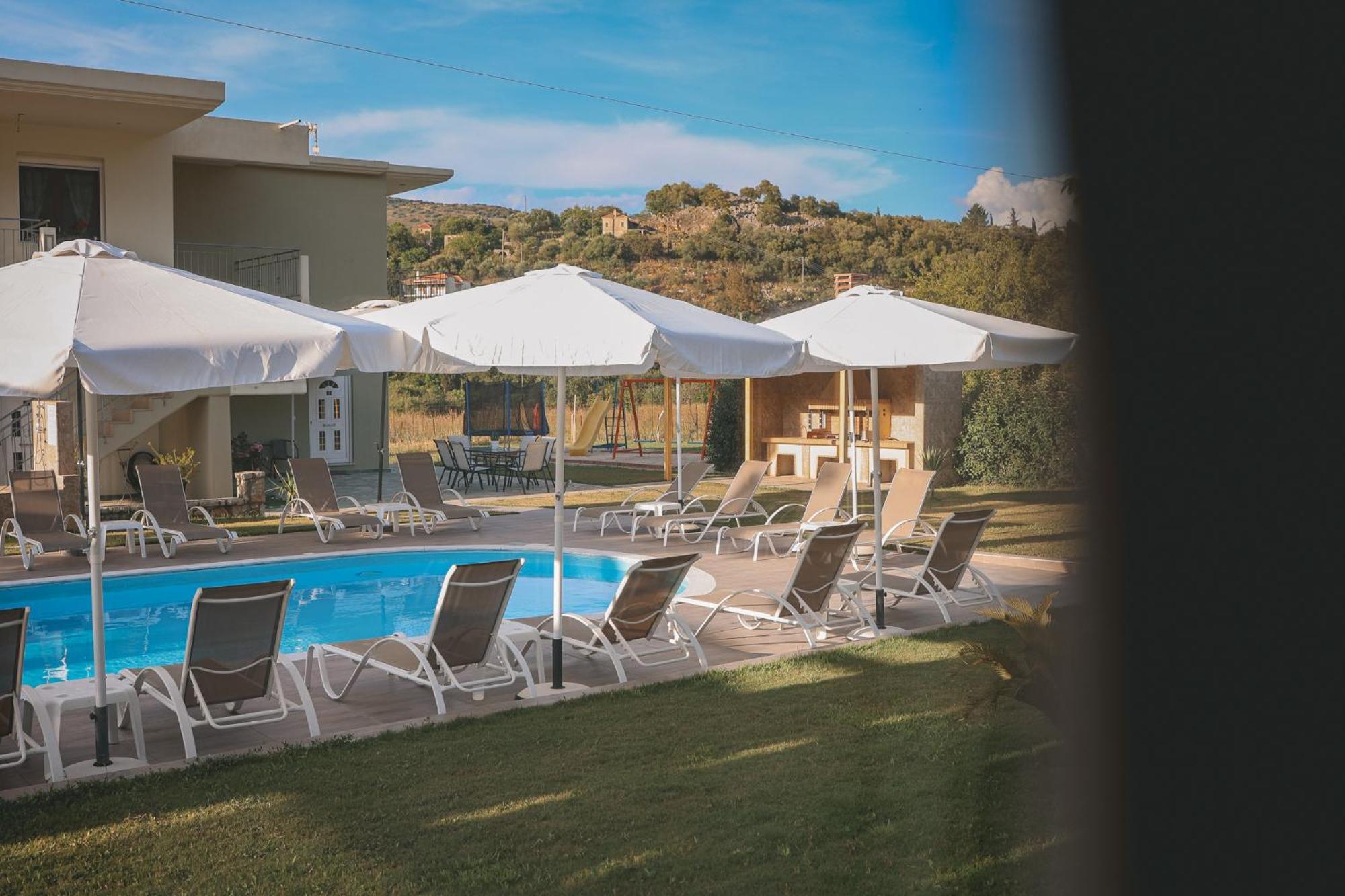 Aparthotel Tsanis Estate Parga Esterno foto