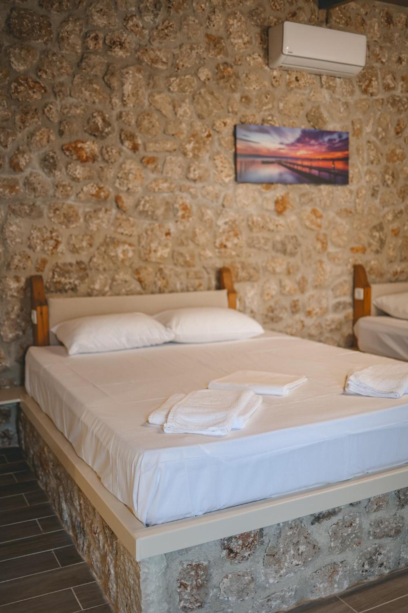 Aparthotel Tsanis Estate Parga Esterno foto