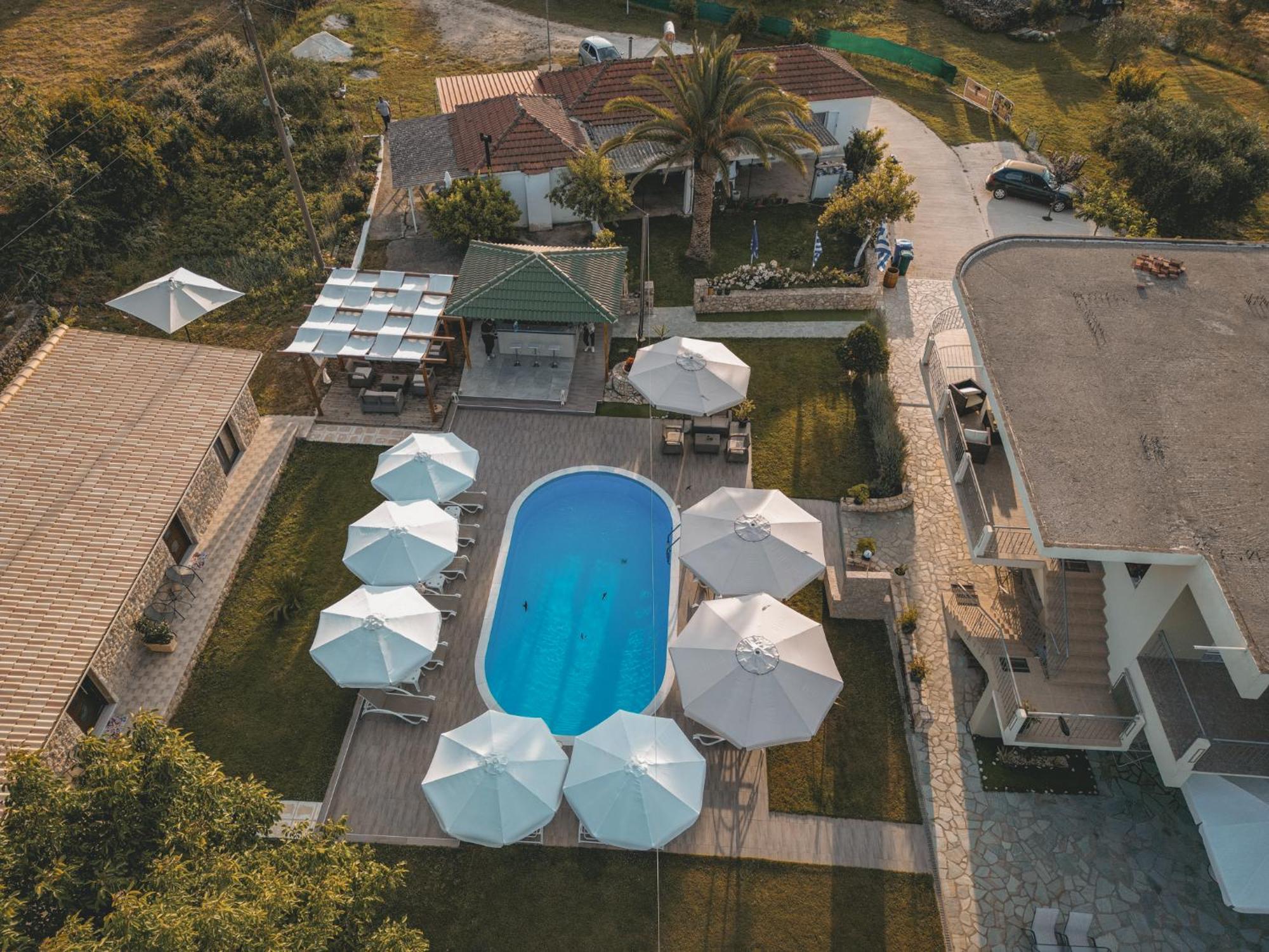 Aparthotel Tsanis Estate Parga Esterno foto