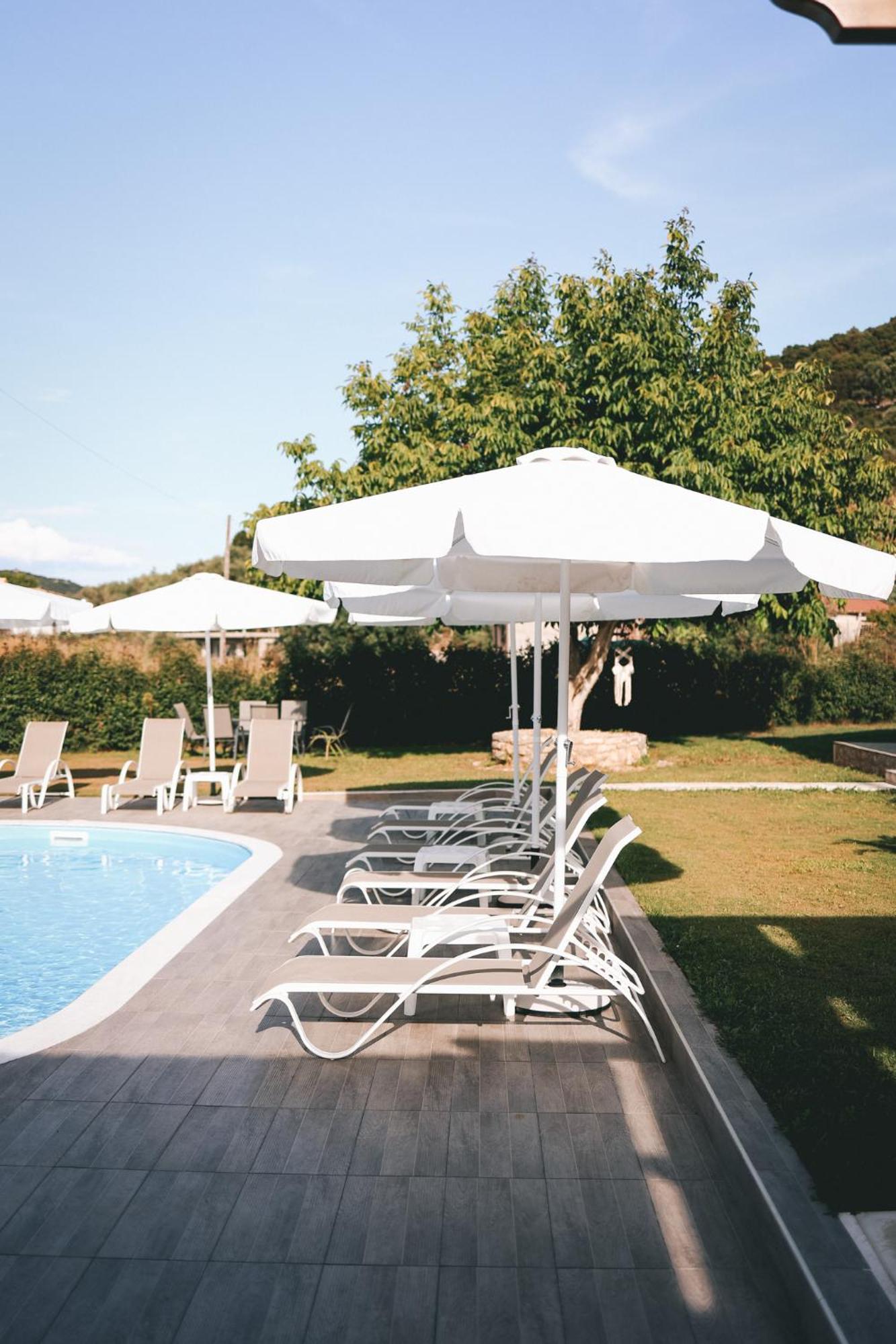 Aparthotel Tsanis Estate Parga Esterno foto