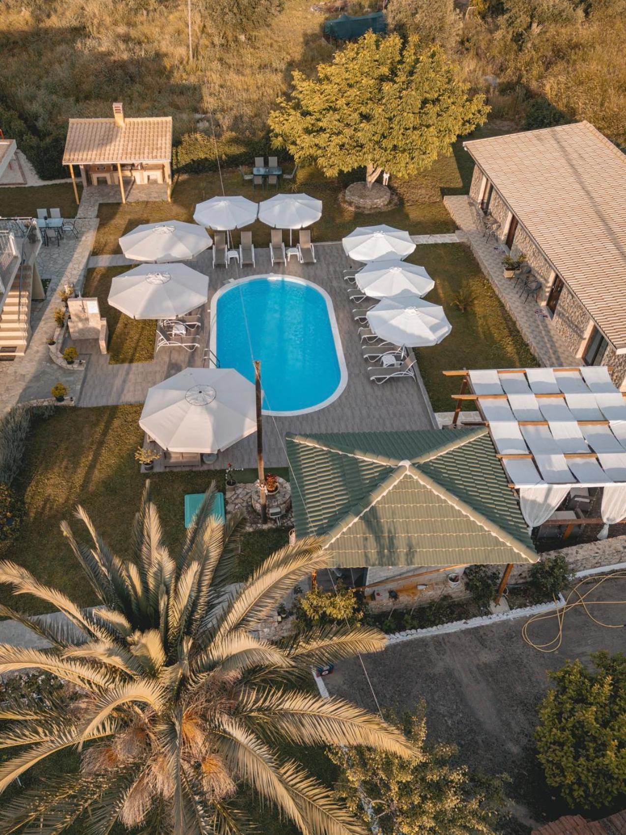 Aparthotel Tsanis Estate Parga Esterno foto